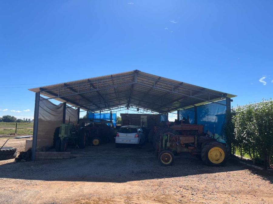 2 Bedroom Property for Sale in Kanoneiland Northern Cape